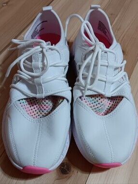Fabletics Brookside Performance Sneakers *NEW*